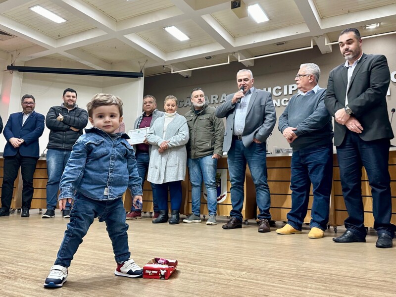 legislativo-realizou-outorgas-de-votos-de-congratulacoes