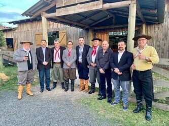 legislativo-realizou-sessao-ordinaria-no-parque-de-rodeios-e-eventos-jorge-dariva