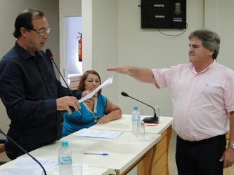 vereador-valerio-dos-anjos-e-empossado-na-camara-de-osorio