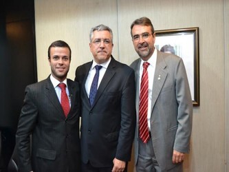ministro-da-saude-recebeu-o-vereador-denilson-em-brasilia