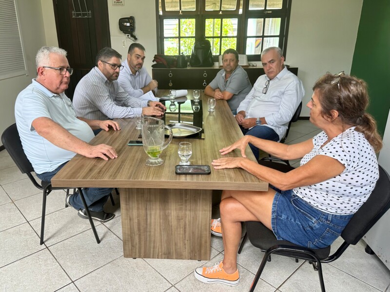 vereadores-participam-de-reuniao-com-direcao-da-apae-osorio