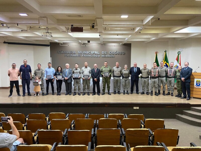 legislativo-realiza-sessao-solene-da-honraria-da-seguranca-publica-destaque-do-ano-2023
