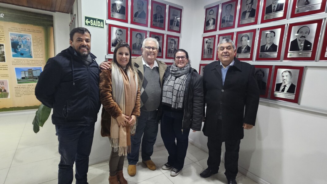 Com ex-colegas e assessora.jpg