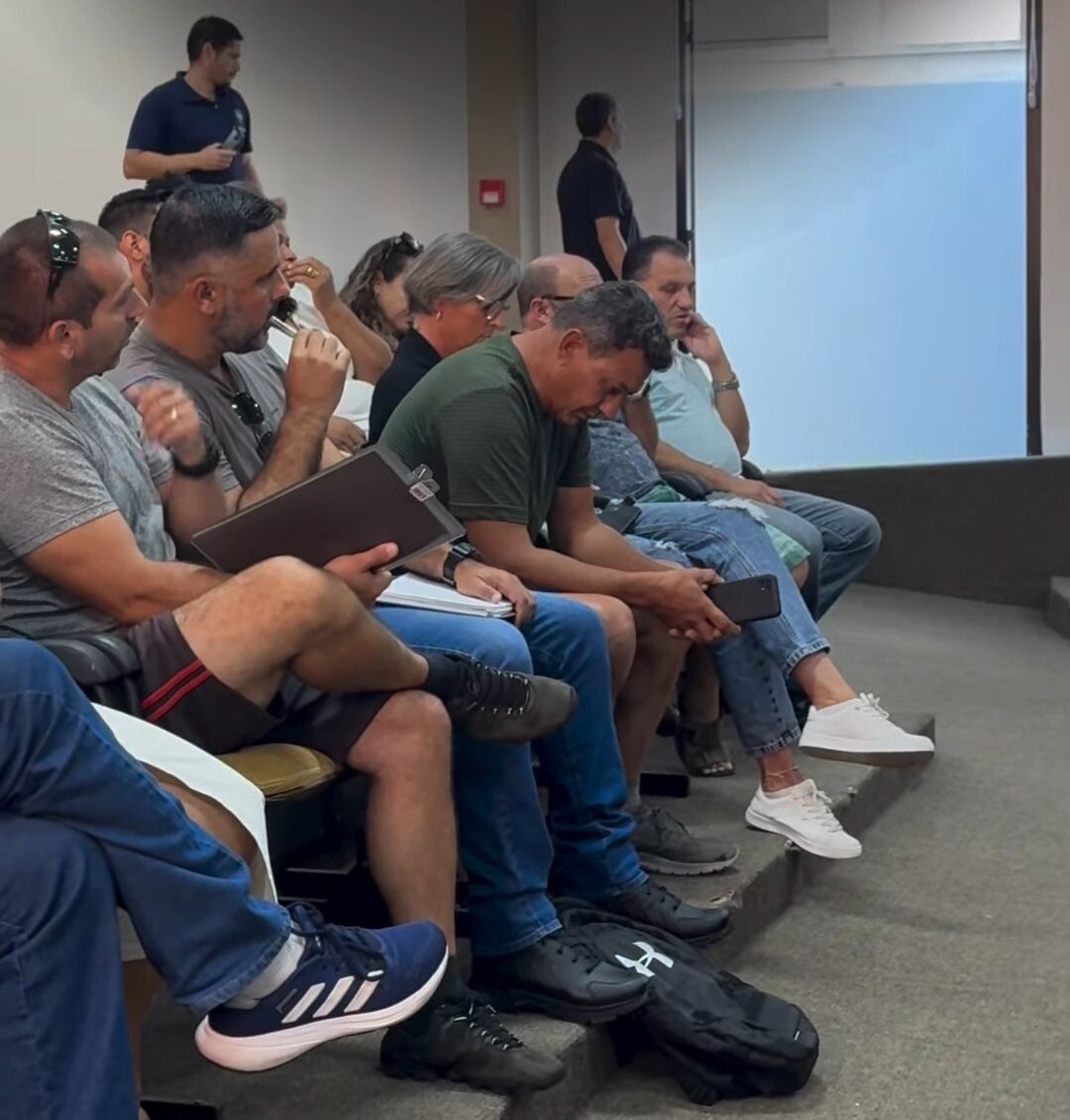 4 reunião.jpg