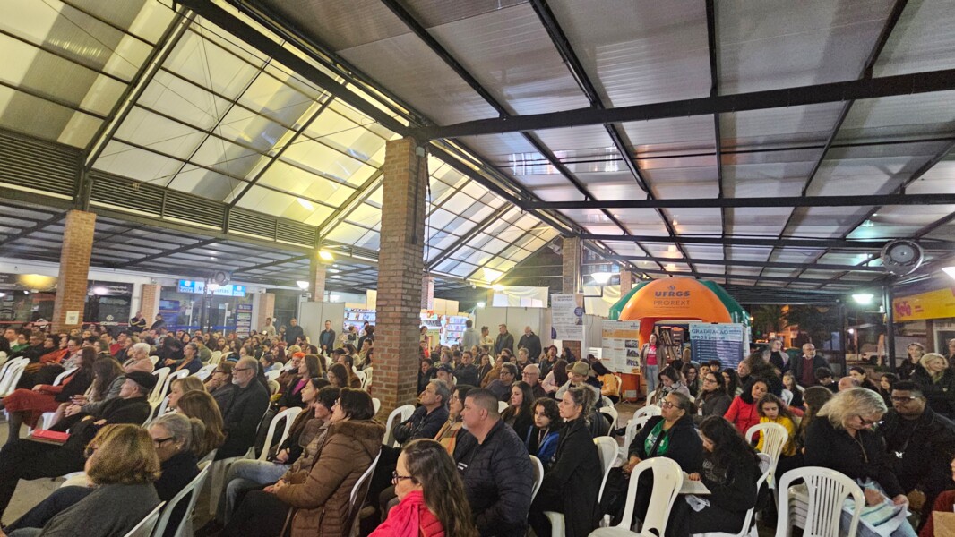 Público Feira do Livro.jpg